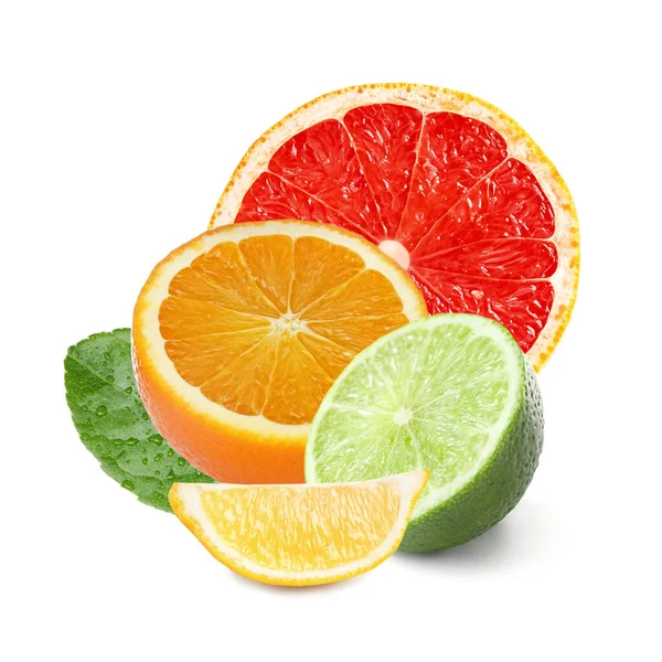 Olika Citrusfrukter Med Blad Vit Bakgrund — Stockfoto