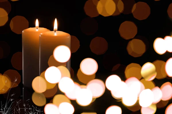 Velas Ardientes Sobre Fondo Oscuro Efecto Bokeh — Foto de Stock