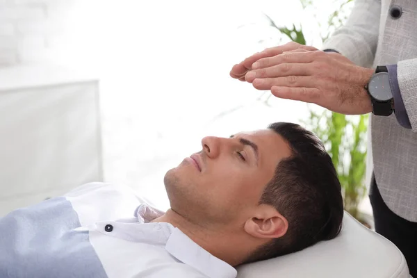 Psychotherapeut Patiënt Functie Hypnotherapie Sessie — Stockfoto