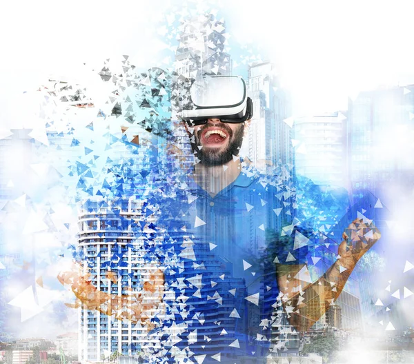 Dupla Exposição Homem Usando Headset Realidade Virtual Paisagem Urbana Tecnologia — Fotografia de Stock