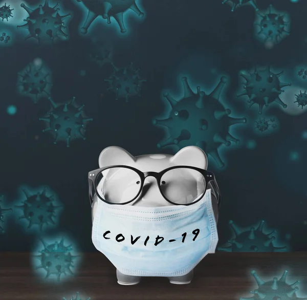 Banco Porquinho Com Máscara Médica Poupança Dinheiro Durante Surto Coronavírus — Fotografia de Stock