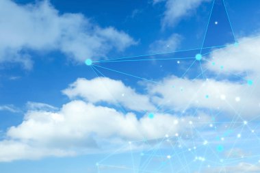 Mavi gökyüzü ve ağ bağlantı hatları. Bulut teknolojisi