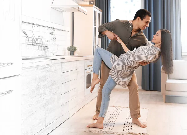 Adorável Jovem Casal Interracial Dançando Sua Nova Casa — Fotografia de Stock