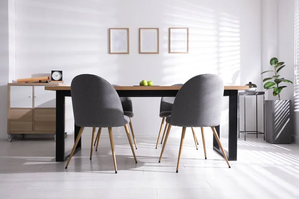 Stijlvol Interieur Met Tafel Stoelen Idee Voor Ontwerp — Stockfoto