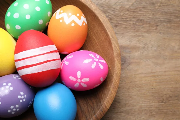 Ahşap Arka Planda Renkli Paskalya Yumurtaları Üst Manzara Metin Için — Stok fotoğraf