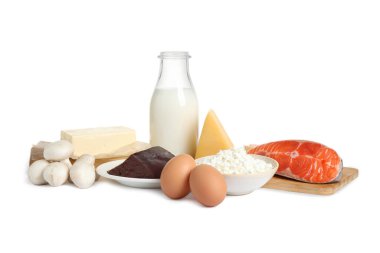Beyaz zemin üzerinde D vitamini bakımından zengin yeni ürünler