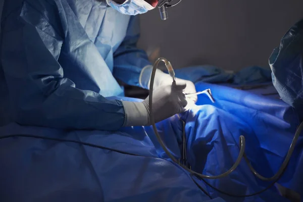Médico Profesional Realizando Operación Sala Cirugía Primer Plano —  Fotos de Stock