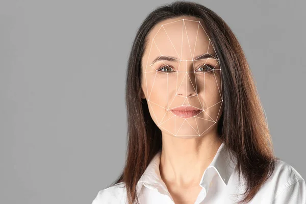 Sistema Reconhecimento Facial Mulher Madura Com Identificação Biométrica Grade Digitalização — Fotografia de Stock