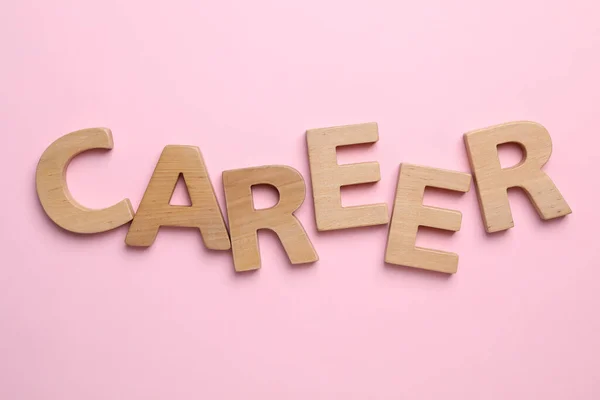 Слово Career Выполнено Деревянными Буквами Розовом Фоне Плоская Кладка — стоковое фото