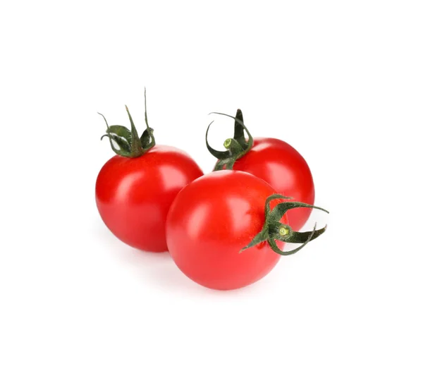 Tomates Biologiques Fraîches Mûres Isolées Sur Blanc — Photo