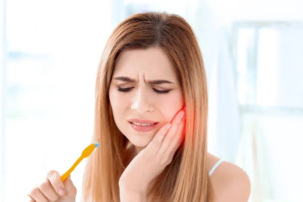 Mulher Que Sofre Forte Dor Dente Casa — Fotografia de Stock