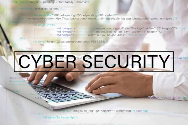 Koncept Kybernetické Bezpečnosti Muž Pracující Laptopem Stolu Uvnitř Detailní Záběr — Stock fotografie