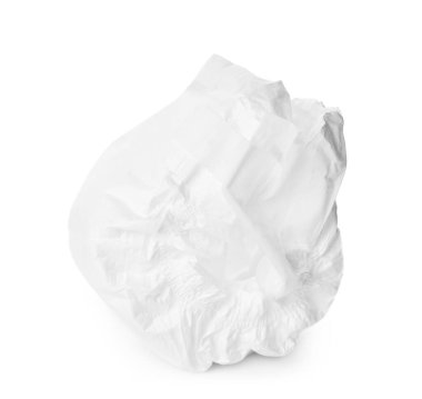 Tek kullanımlık bebek bezi beyazda izole edilmiş.