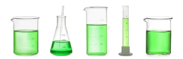 Set Laborgläser Mit Grüner Flüssigkeit Auf Weißem Hintergrund Bannerdesign — Stockfoto