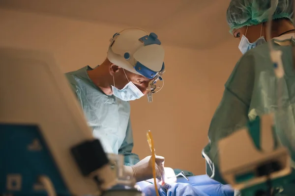 Professional Doctors Performing Operation Surgery Room — Stock Photo, Image