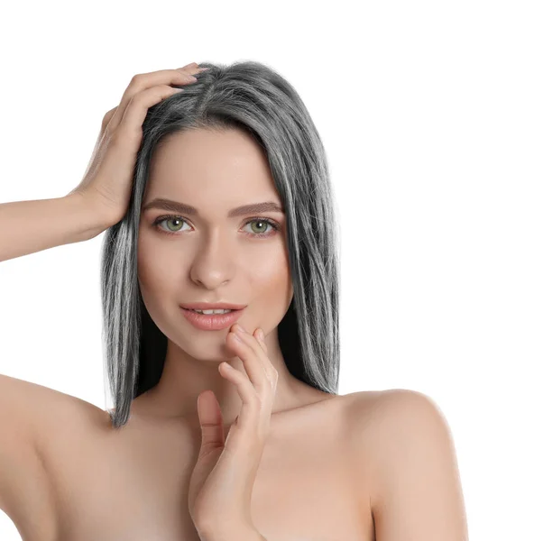 Portrait Jeune Femme Avec Beaux Cheveux Gris Sur Fond Blanc — Photo