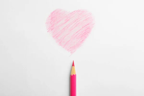 Kresba Srdce Růžové Tužky Bílém Pozadí Horní Pohled — Stock fotografie