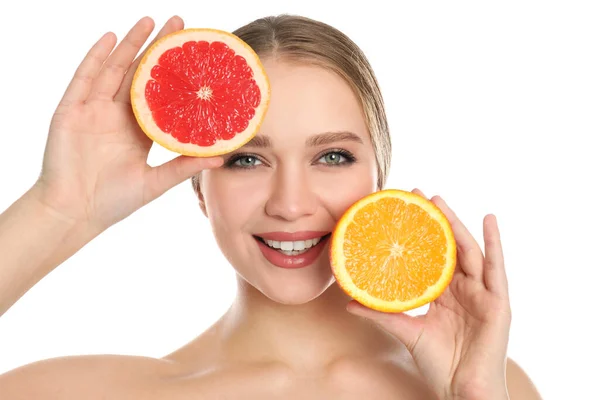 Jonge Vrouw Met Gesneden Sinaasappel Grapefruit Witte Achtergrond Vitaminerijk Voedsel — Stockfoto