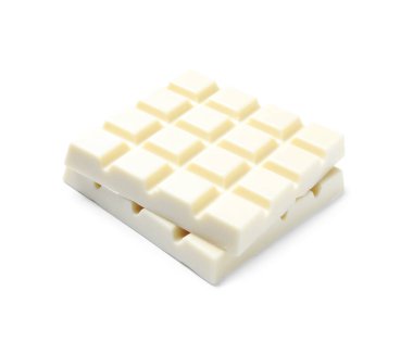 Beyaza izole edilmiş lezzetli doğal çikolatalar.