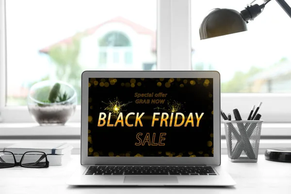 Ogłoszenie Black Friday Ekranie Laptopa Zakupy Online — Zdjęcie stockowe