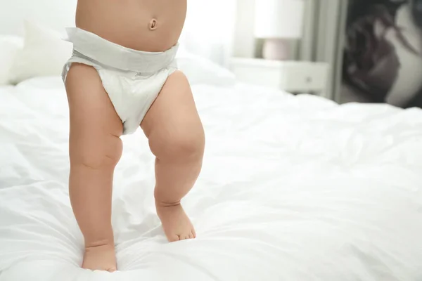 Lindo Bebé Pañal Cama Primer Plano Espacio Para Texto —  Fotos de Stock