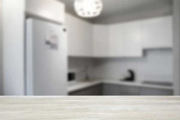Prázdný Dřevěný Stůl Moderním Interiéru Kuchyně — Stock fotografie