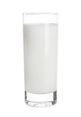 Beyaz üzerine izole edilmiş taze süt ürünleri.
