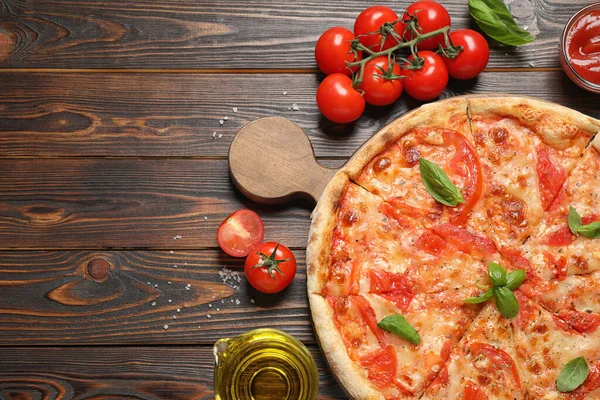 Délicieuse Pizza Margherita Ingrédients Sur Table Bois Plat Espace Pour — Photo