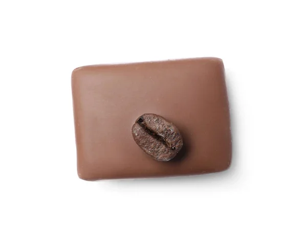Lahodné Mléčné Čokoládové Bonbóny Kávovými Zrnky Izolované Bílém Pohled Shora — Stock fotografie