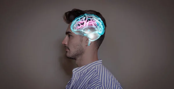 Концепция Мышления Молодой Человек Иллюстрированный Мозг Цветном Фоне — стоковое фото