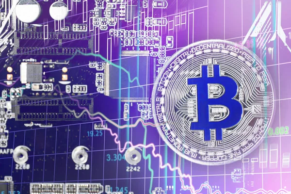 Αργυρό Bitcoin Στον Πίνακα Κυκλωμάτων Υπολογιστών Κορυφαία Άποψη — Φωτογραφία Αρχείου