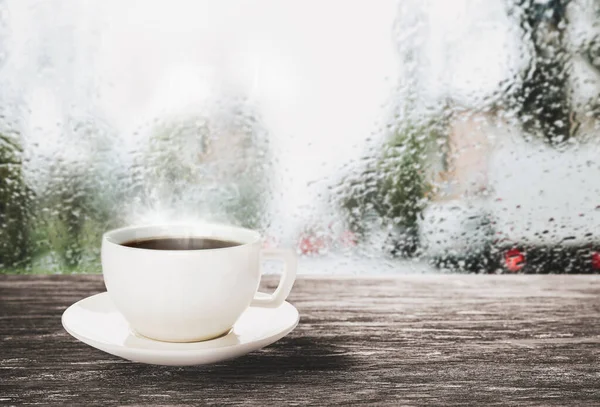 Tasse Mit Heißem Kaffee Fenster Regentagen Platz Für Text — Stockfoto