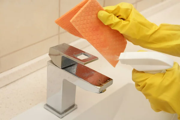 Person Cleaning Faucet Rag Detergent Bathroom Closeup — Stock Photo, Image