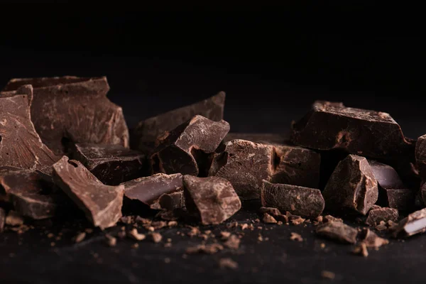 초콜릿 조각들 클로즈업 — 스톡 사진