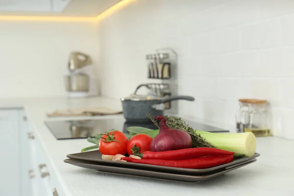 Diferentes Verduras Frescas Encimera Cocina — Foto de Stock