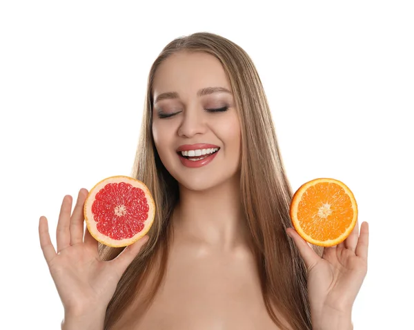 Jonge Vrouw Met Gesneden Sinaasappel Grapefruit Witte Achtergrond Vitaminerijk Voedsel — Stockfoto