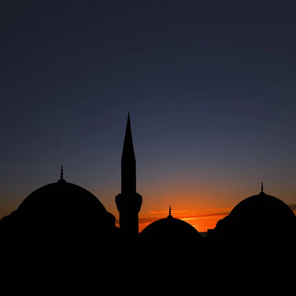 Silhouette Einer Moschee Bei Sonnenuntergang Muslimische Kultur — Stockfoto