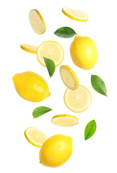 Набор Падающих Вкусных Лимонов Белом Фоне — стоковое фото