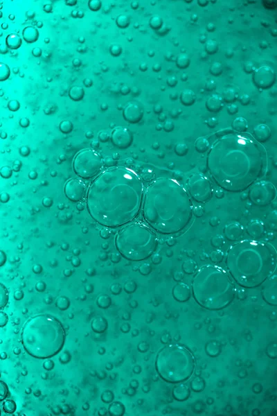 洗净水中的液泡 — 图库照片