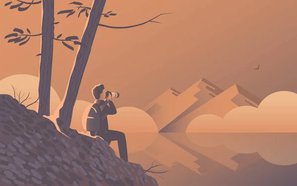 Мужчина-путешественник с камерой сидит на берегу дикой природы — стоковый вектор