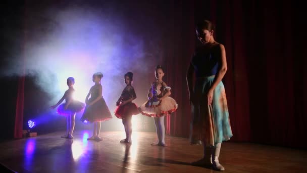 Niños Aprendiendo Danza Ballet Turquía Fethiye — Vídeo de stock