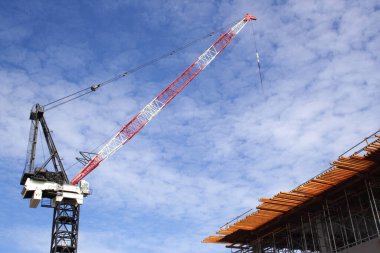 Büyük, uzun bir vinç