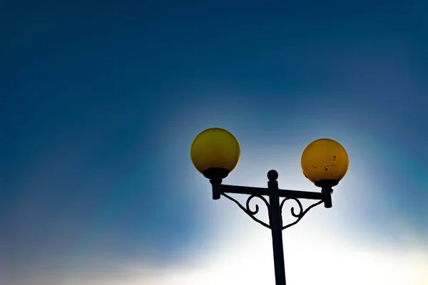 Lumières Lumineuses Colorées Sur Front Mer Crépuscule Nuit Paysage Marin — Photo