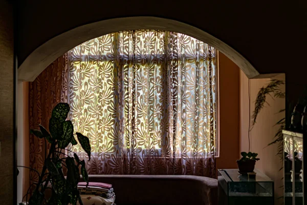 Casa Grande Acogedora Ventana Desde Que Luz Brillante Pasa Habitación —  Fotos de Stock