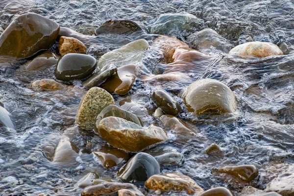 Pietre Grandi Lisce Nelle Onde Costiere Acqua Salata Costa Del — Foto Stock