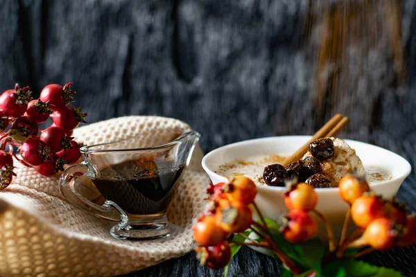 Sour Milk Yogurt Dessert Thermostatic Cook Decorated Ripe Cherry Berries — Stok Foto