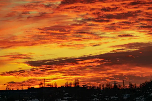 Der Farbenfrohe Himmel Bei Sonnenuntergang Einem Klaren Tag Spielt Mit — Stockfoto