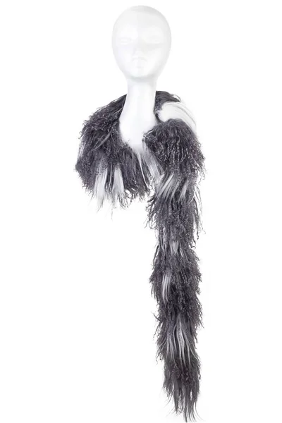 İzole beyaz arka plan üzerinde beyaz bir bez bebek baş üzerinde Modern bir yünlü eşarp 