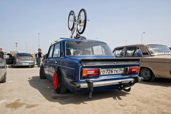 VAZ-2106 - um clássico da participação da indústria automóvel russa — Fotografia de Stock