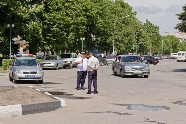 경찰도 순찰의 바쁜 교차로에서 순서를 유지 하는 — 스톡 사진